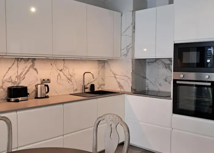 Beautiful New 2br In Golden Mile Of