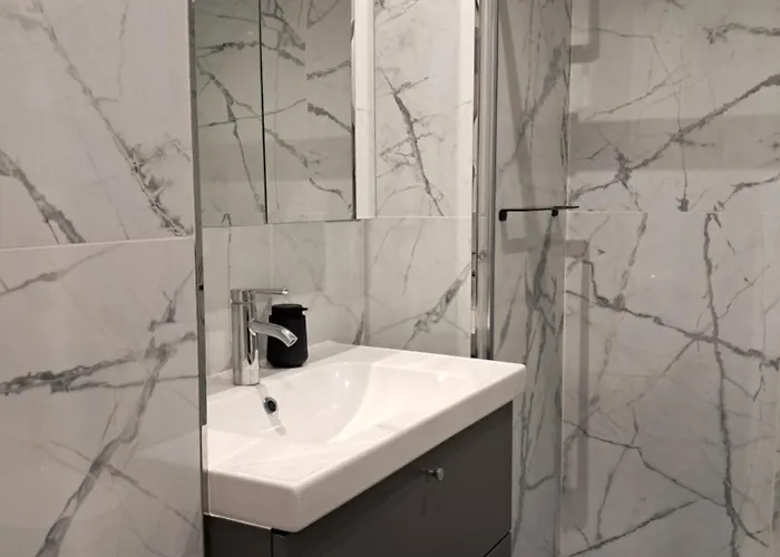 Beautiful New 2br In Golden Mile Of *