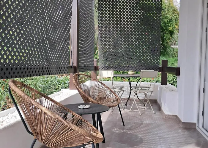 Beautiful New 2br In Golden Mile Of