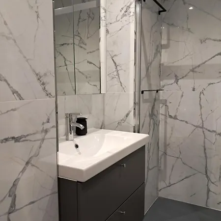 Beautiful New 2br In Golden Mile Of *