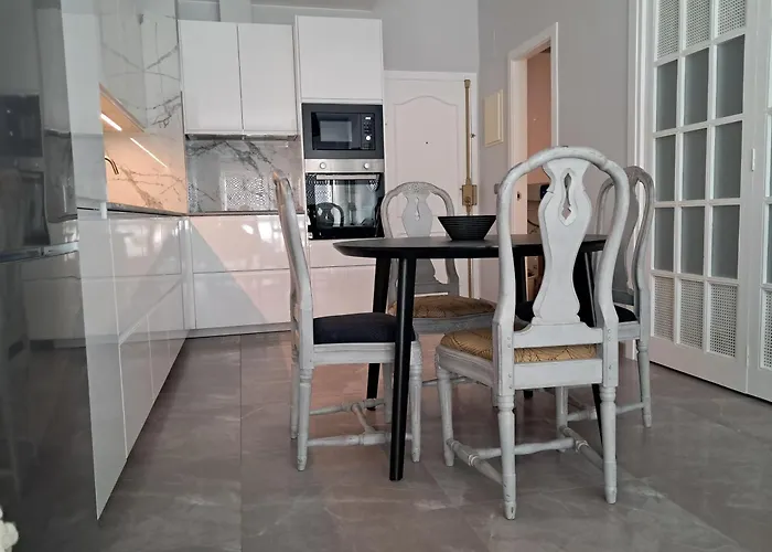 Beautiful New 2br In Golden Mile Of Appartamento *